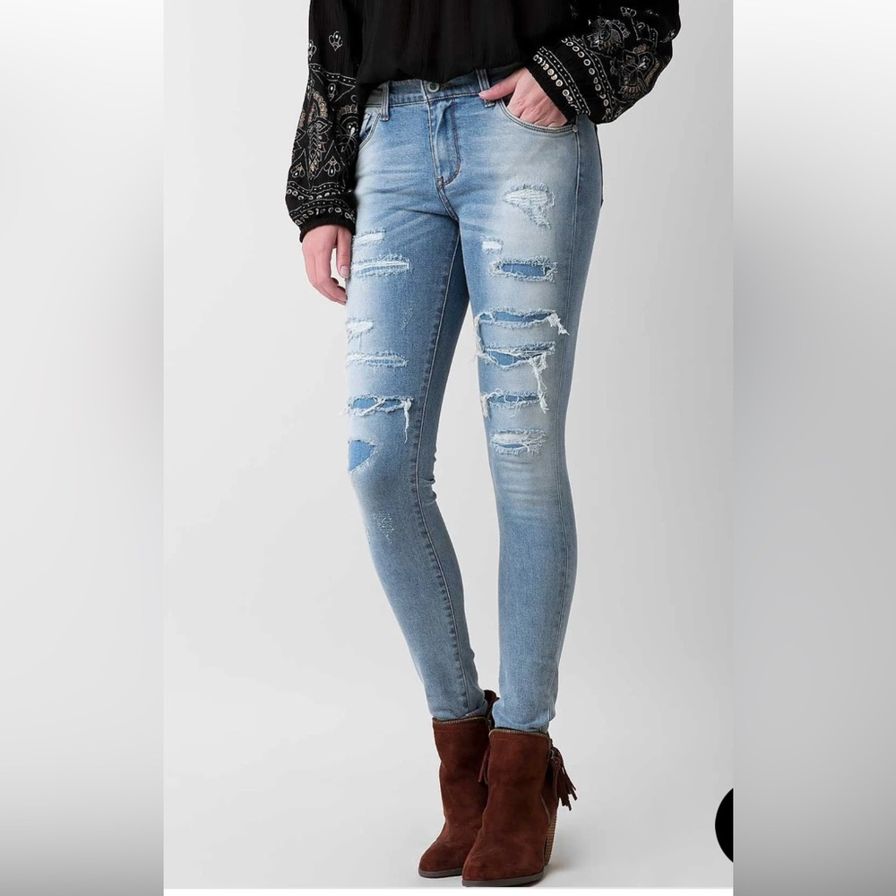 Buckle Natural Cast Fire Mid Rise Skinny Stretch Jeans 👖
